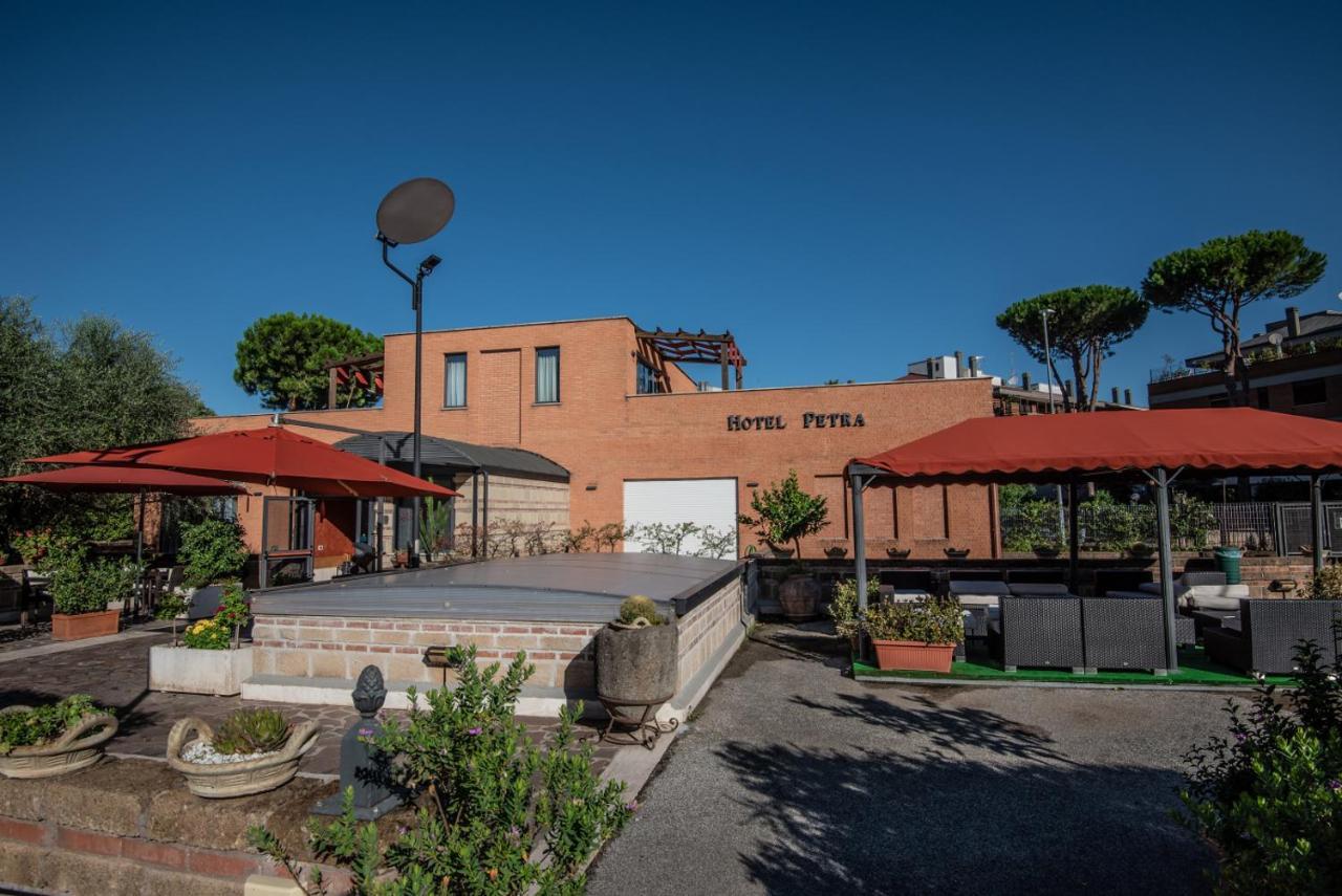 Hotell Petra 4*