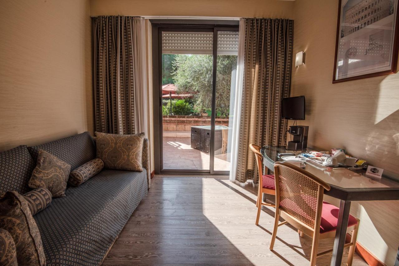 Petra Hotell 4*