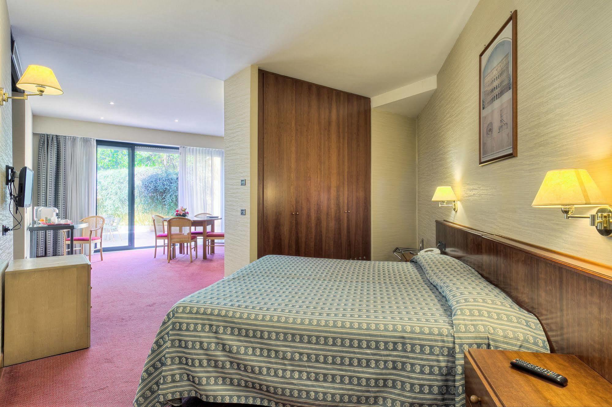 Petra Hotell 4*